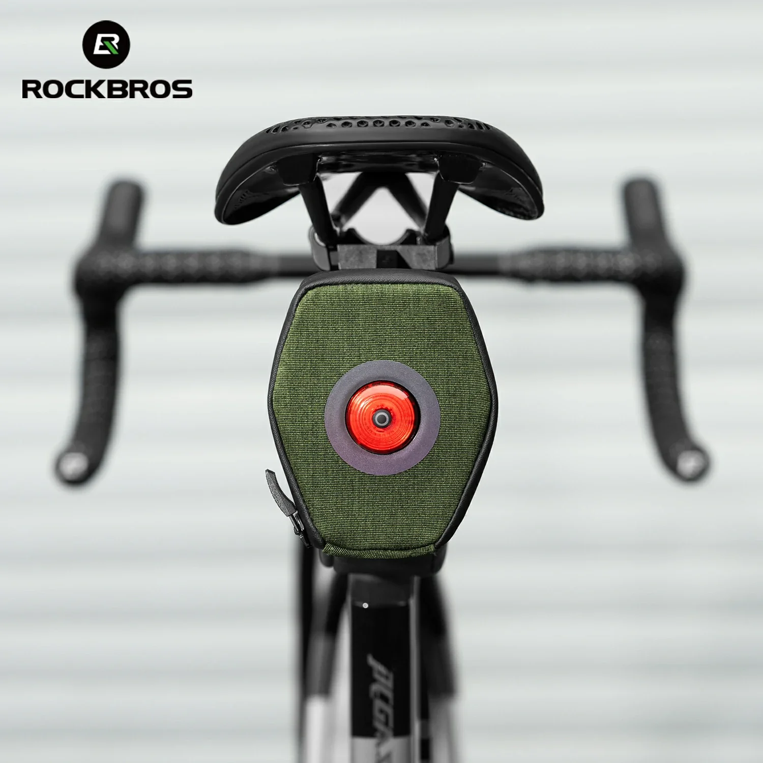 Multifunctional Cycling Tail Bag With Light - Image 9