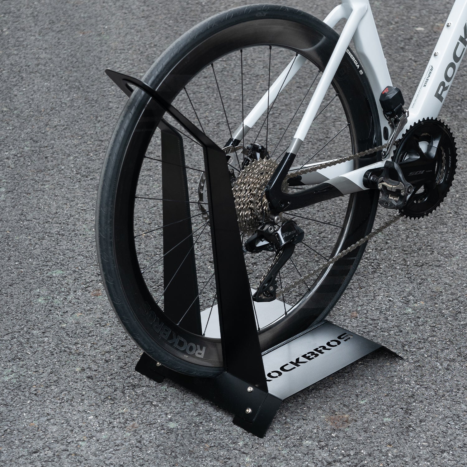 L-Shaped Carbon Steel Floor Rack for Multi-Bike Storage - Image 3